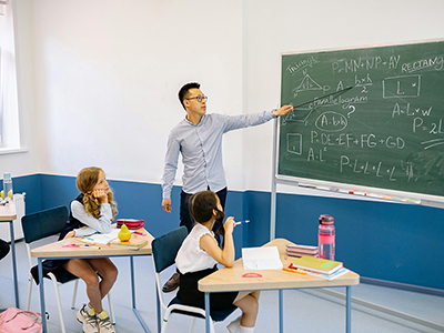 Im Matheunterricht an einer Grundschule